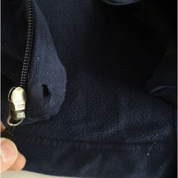 Mountain Hardwear Fleece Jacket - Size M - SMALL INTERIOR TEAR AND STAIN - Picture 3 of 8